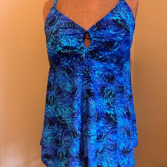 Blue print tankini top, front detail, adjustable straps, size 16 - Picture 1 of 6